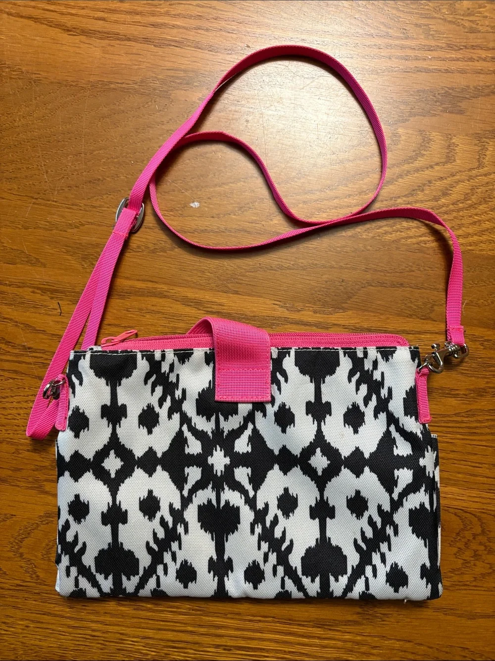 Kavu Black & White Ikat Crossbody with Hot Pink Trim - Picture 5 of 5